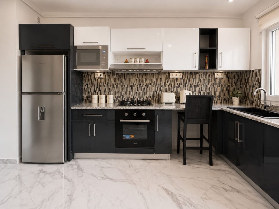 Apartment, Balcony | Private kitchen | Fridge, microwave, oven, stovetop