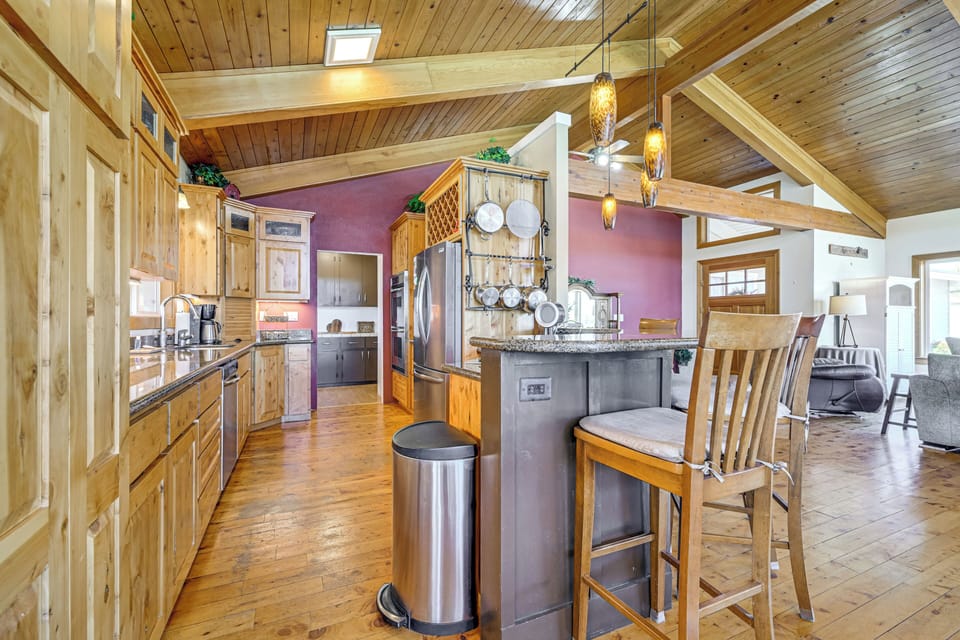 House (2 Bedrooms) | Interior