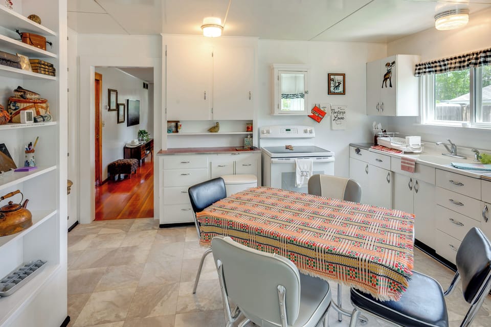 House (2 Bedrooms) | Interior
