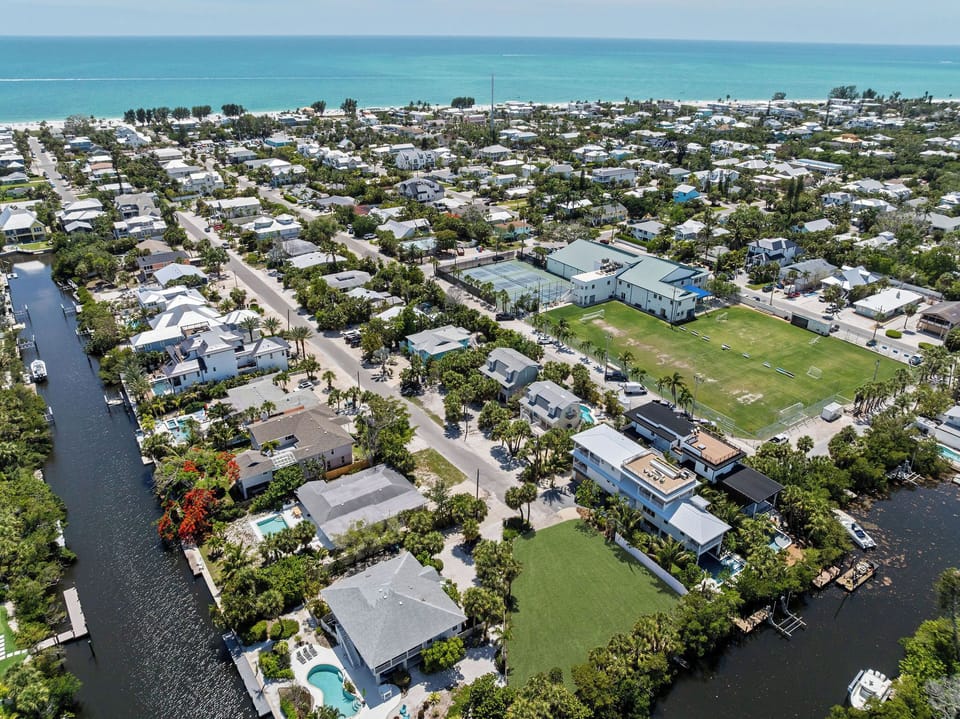 Ariel View - Hardin Hideaway by AMI Locals