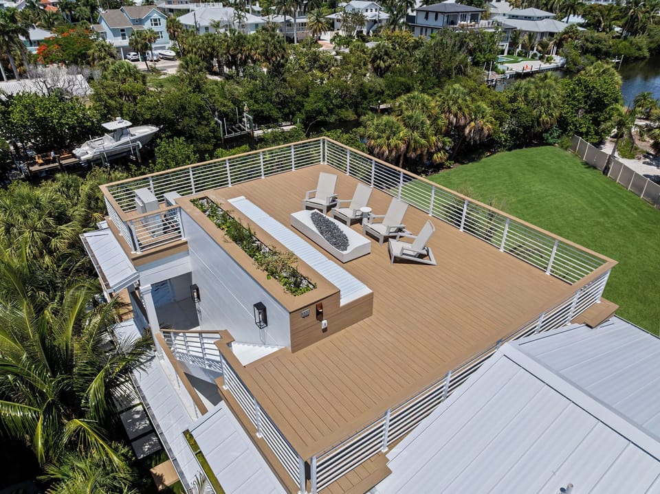 Rooftop Deck with Seating
