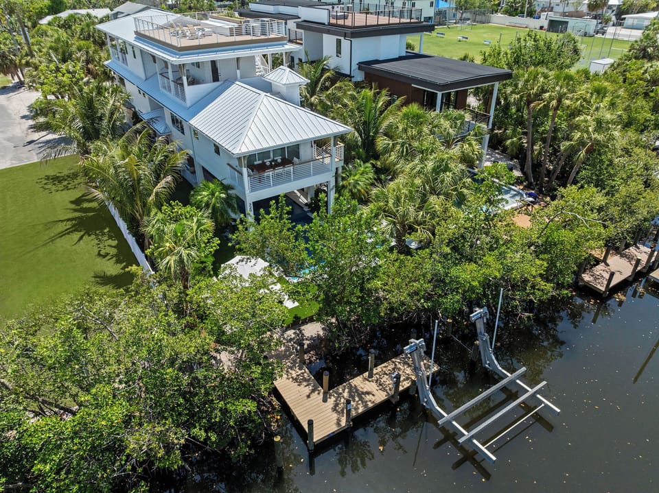 Hardin Hideaway by AMI Locals