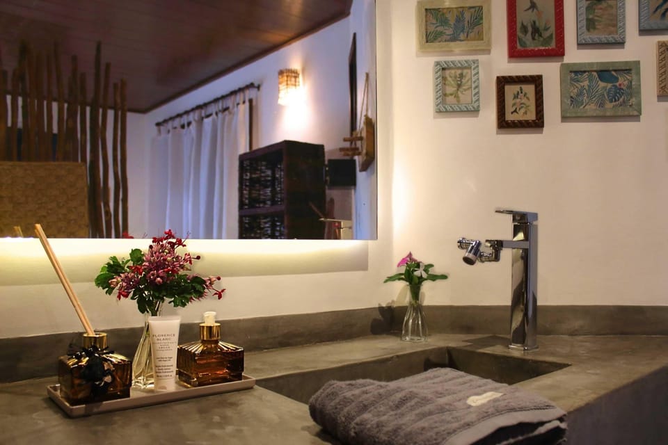 Luxury Triple Room, Air conditioning, Garden View | Interior