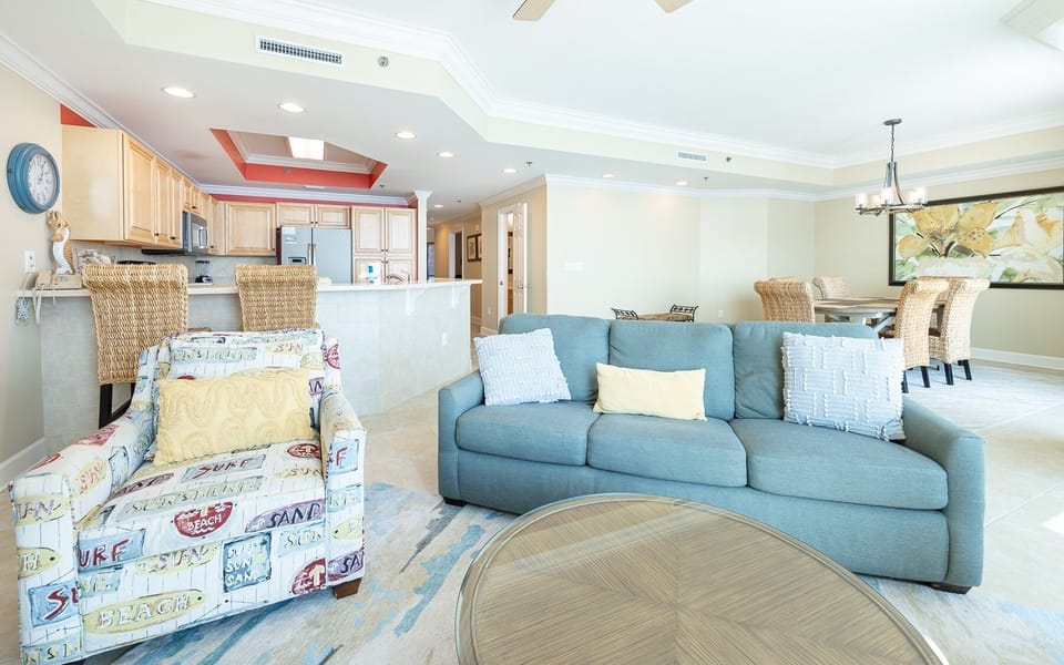 Condo, 2 Bedrooms | Living area