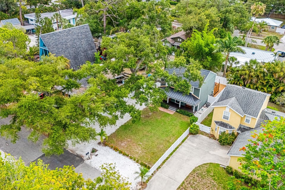 House, 4 Bedrooms | Aerial view