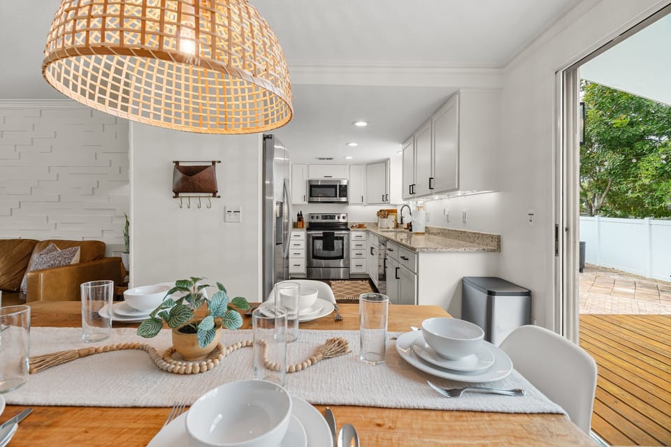 House, 4 Bedrooms | Private kitchen | Coffee/tea maker, fridge, oven, toaster