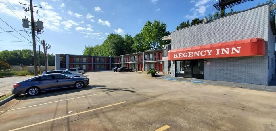 Regency Inn Hotel in Riverdale
