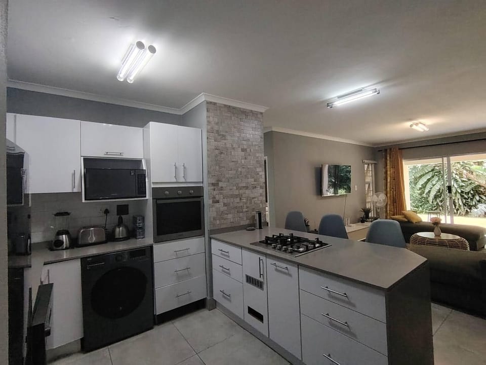 Apartment, 3 Bedrooms, Smoking, Patio | Interior