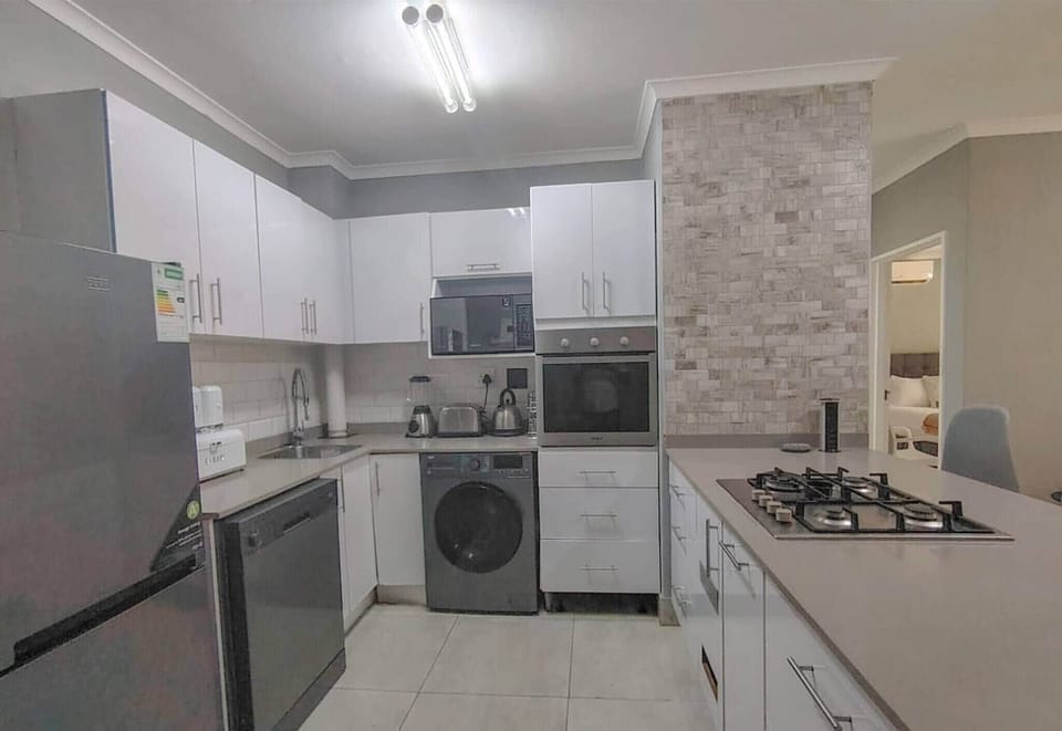 Apartment, 3 Bedrooms, Smoking, Patio | Interior