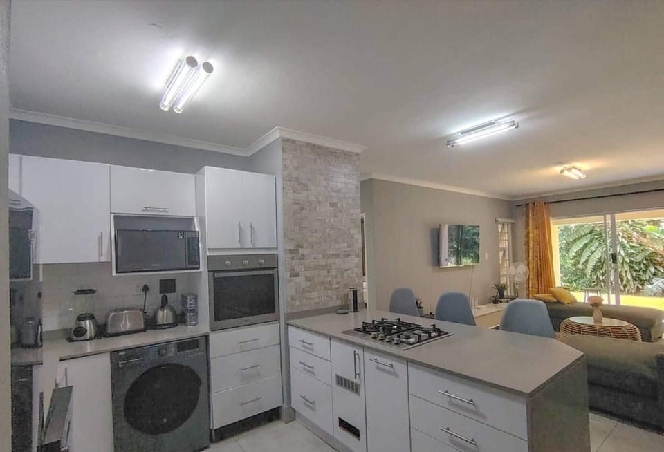 Apartment, 3 Bedrooms, Smoking, Patio | Interior