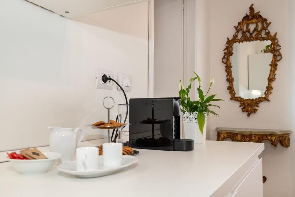 Apartment, 2 Bedrooms | Dining