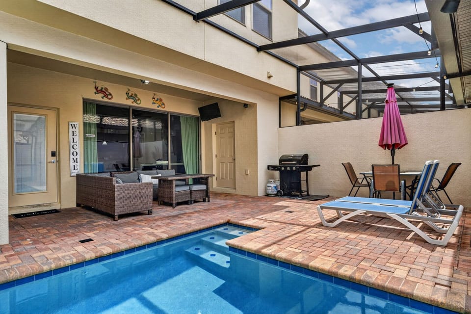 Pool area (grill is not included, usage fee applies)
