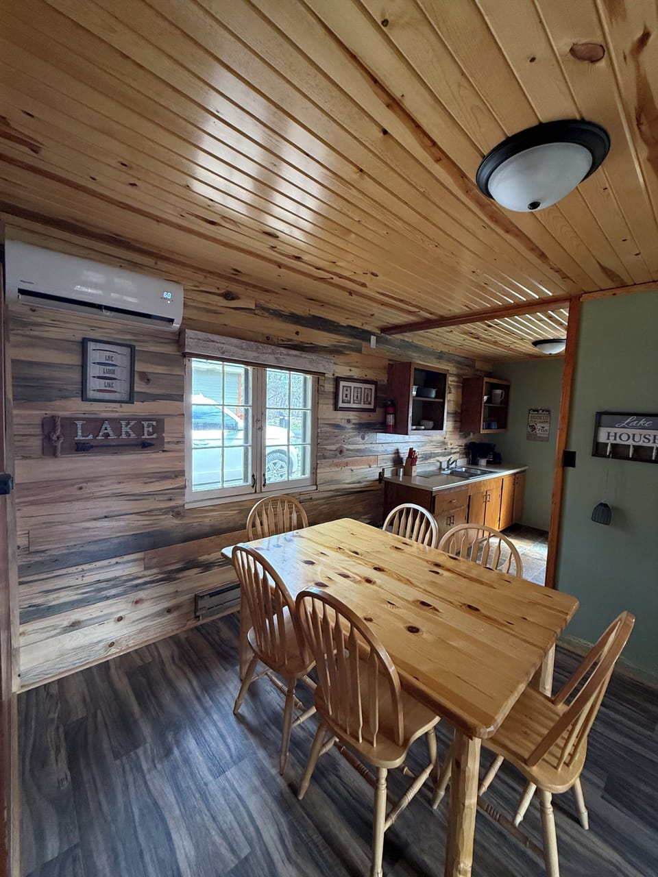 Cabin, Lake View (Cabin 7) | In-room dining