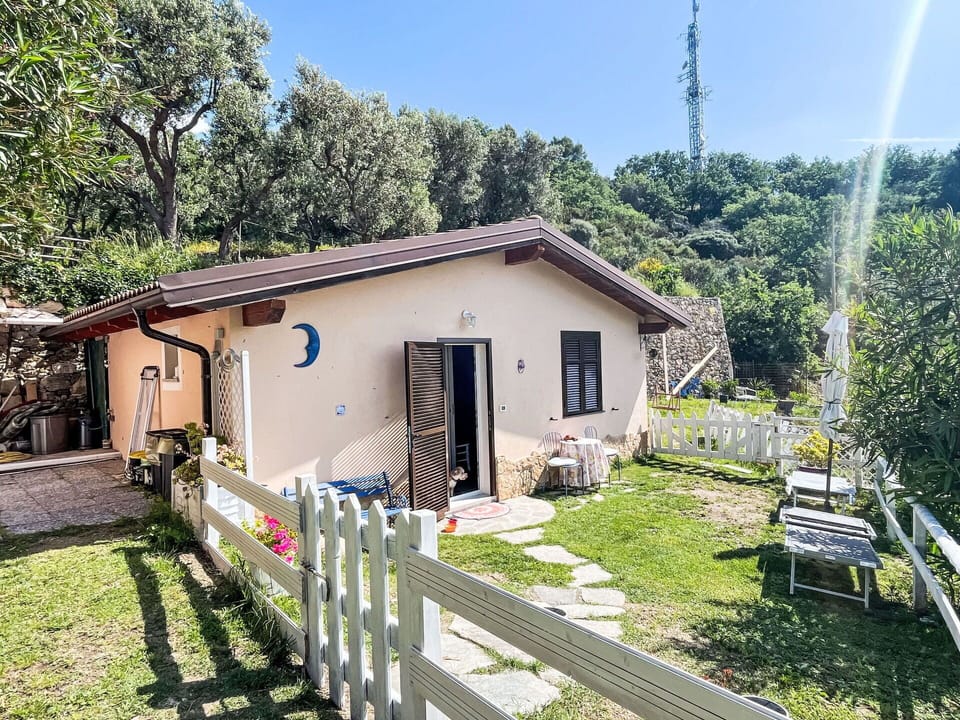 House, Cottage, Home, Rural Area, Roof, Village, Backyard, Yard, Estate