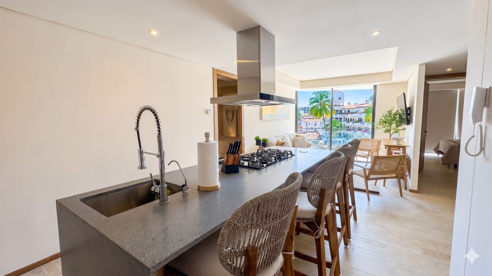 Luxury Apartment | Dining