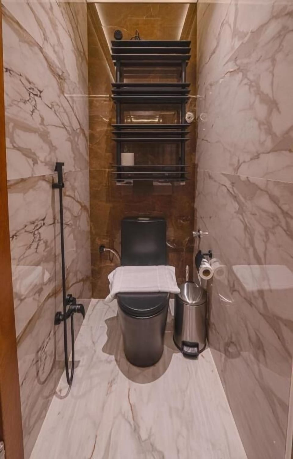 Standard Double Room, City View | Bathroom | Slippers