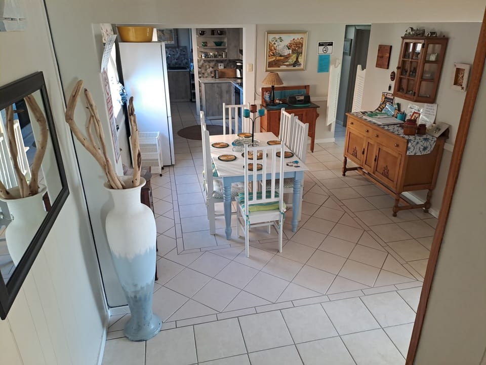 Comfort Cottage, Patio, Beach View | Private kitchen