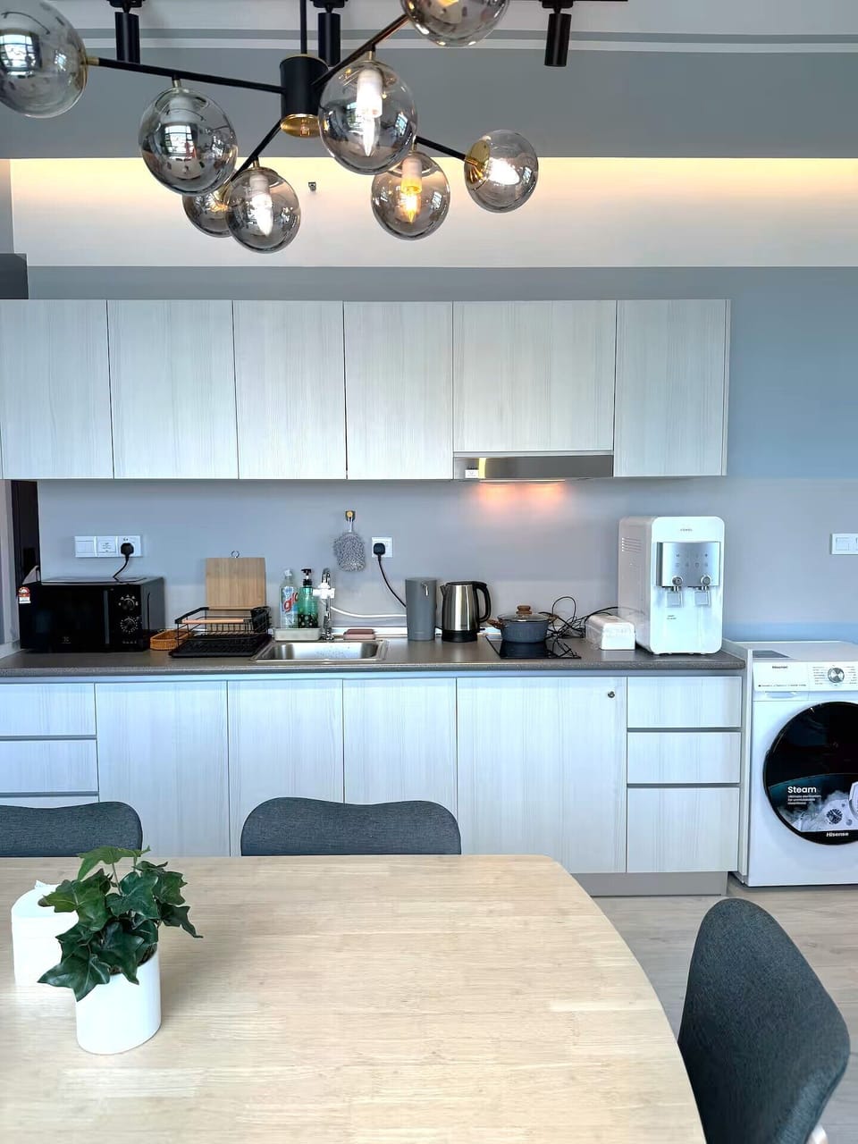 Apartment, 2 Bedrooms, City View | Private kitchen | Fridge, microwave, stovetop, cookware/dishes/utensils