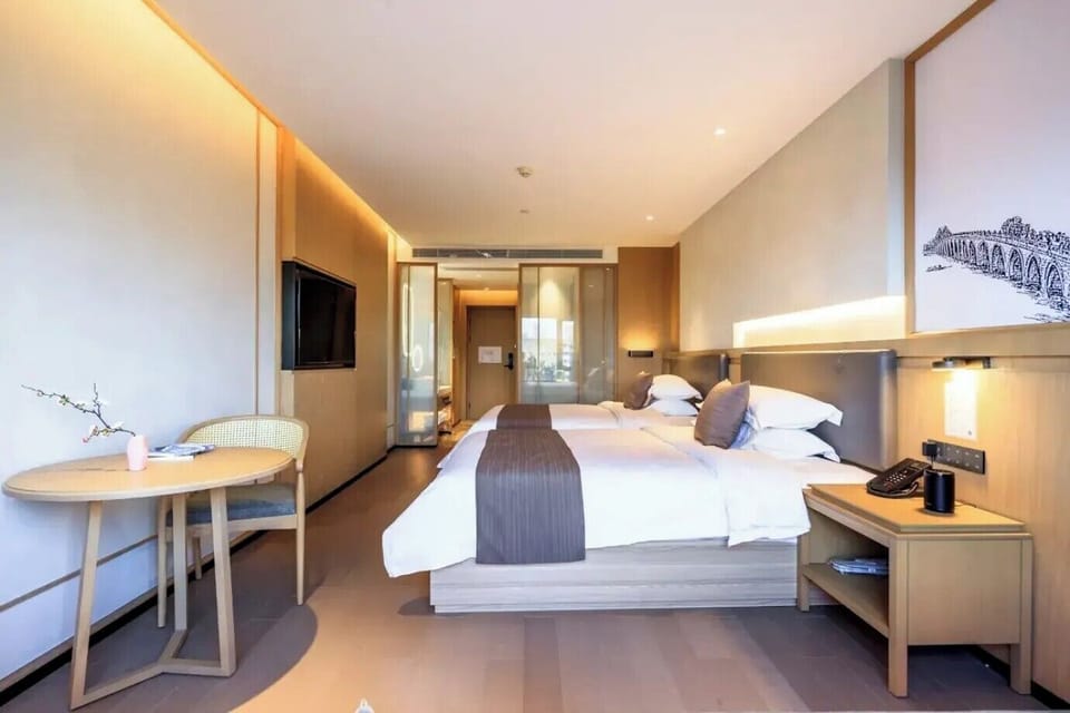 Classic Twin Room, City View | Desk, laptop workspace, free WiFi