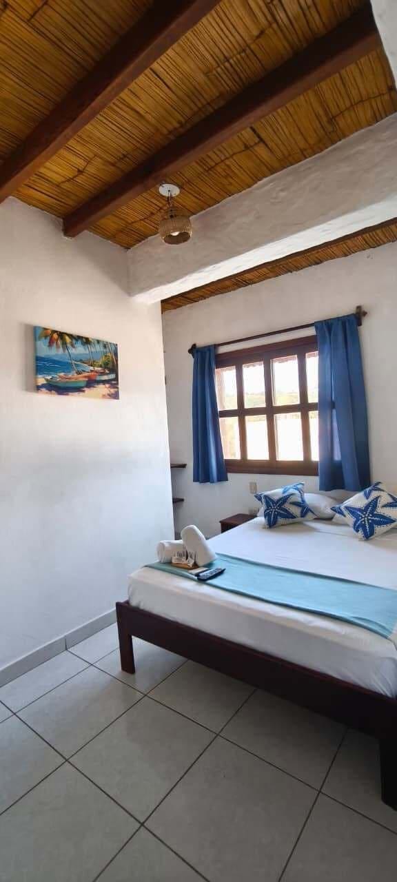 Double Room, Partial Ocean View | Soundproofing, WiFi (free)