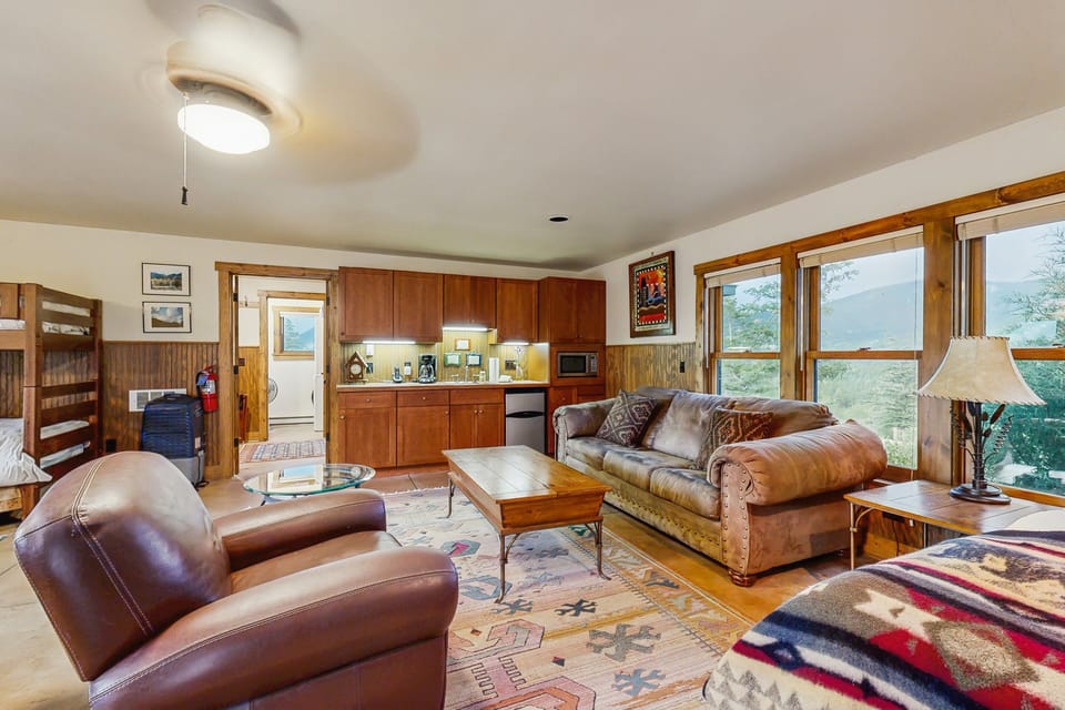 Cabin, Multiple Beds, Mountain View (Eagle Crest Plus Bunk) | Living area