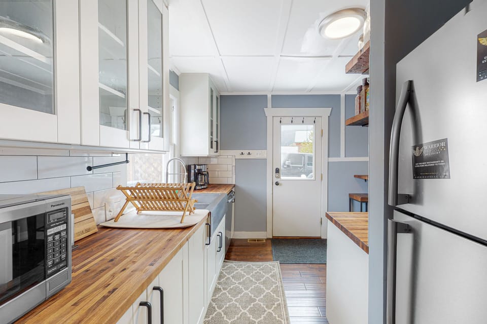House, Multiple Beds, Mountain View (Rocky Mountain Resting Place) | Private kitchen