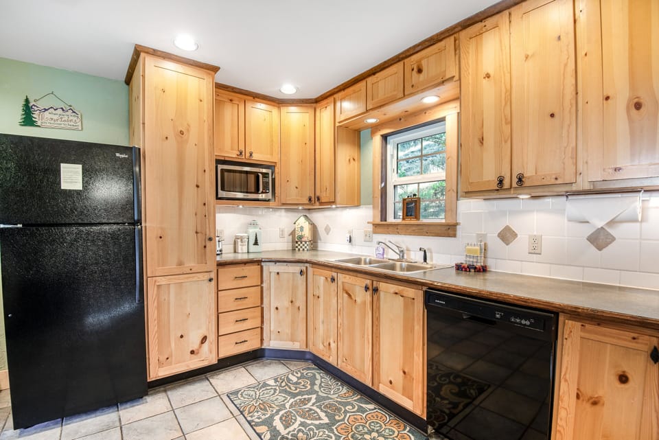 Cabin, Multiple Beds, Mountain View (Lodge Haus) | Private kitchen