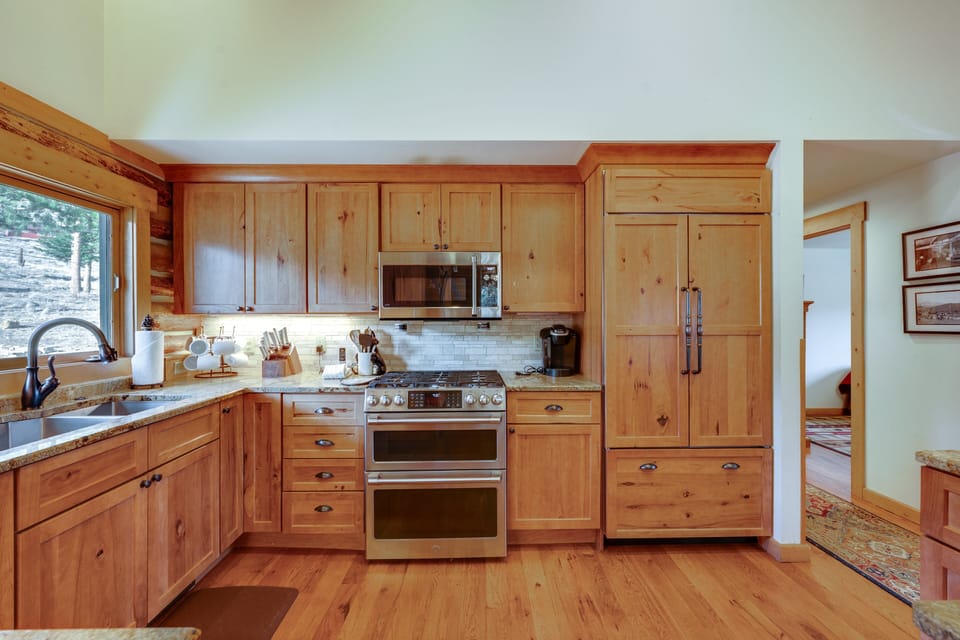 Cabin, Multiple Beds, Mountain View (Eagle Crest) | Private kitchen
