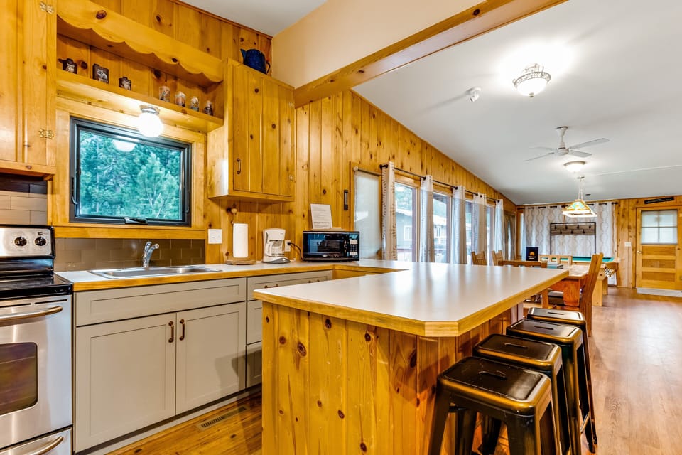 Cabin, Multiple Beds, Mountain View (On the River) | Private kitchen