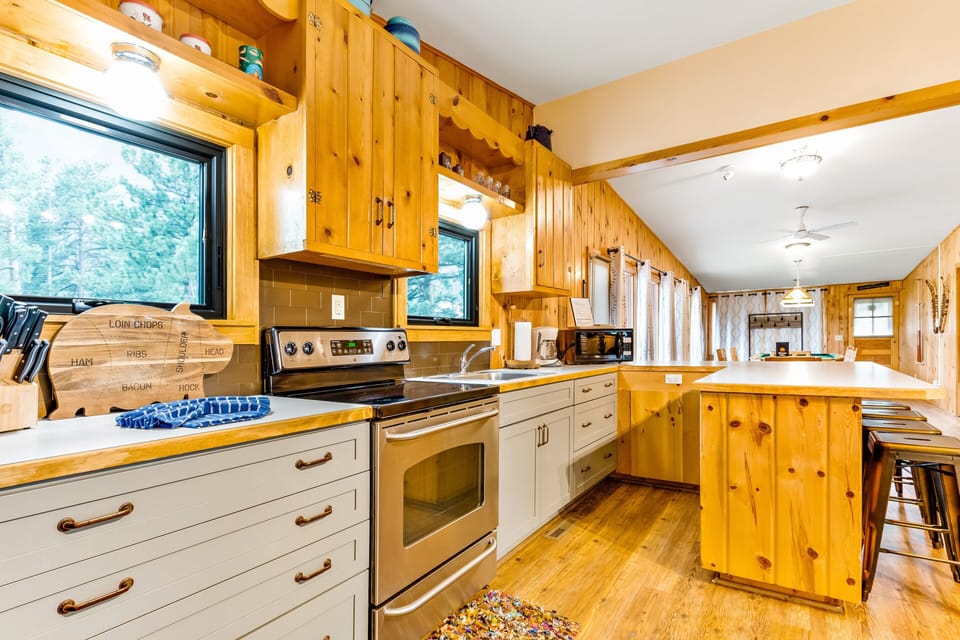 Cabin, Multiple Beds, Mountain View (On the River) | Private kitchen