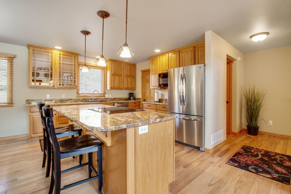 House, Multiple Beds, Mountain View (Retreat By The Rockies) | Private kitchen