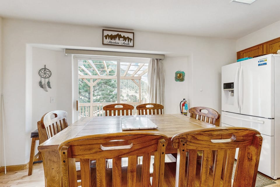 House, Multiple Beds, Mountain View (Silver Tree) | 4 bedrooms, individually decorated, individually furnished, bed sheets