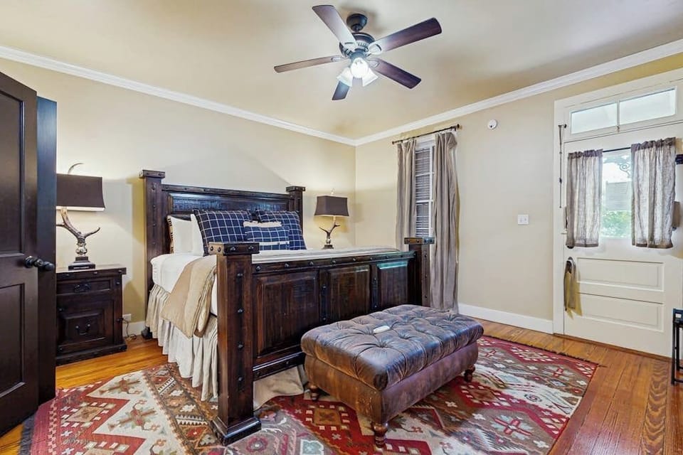 House, Multiple Beds, Garden View (The Main House at Durst Haus) | 2 bedrooms, individually decorated, individually furnished, bed sheets
