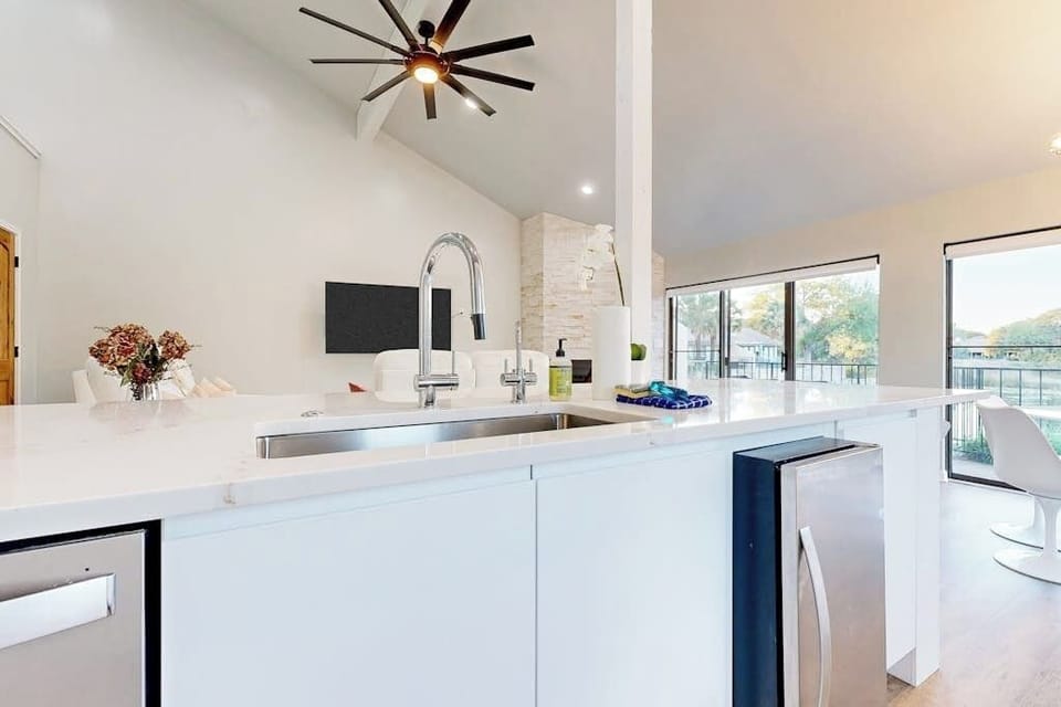 Condo, Multiple Beds (Way to the Bay) | Private kitchen