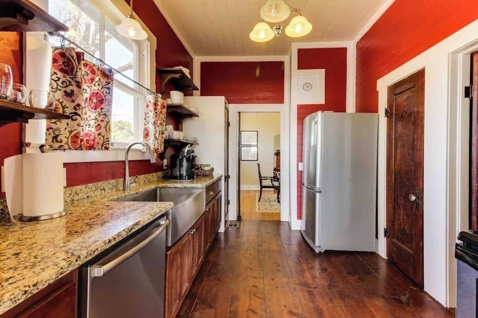 House, Multiple Beds, Garden View (Travis Street- Full Property) | Private kitchen