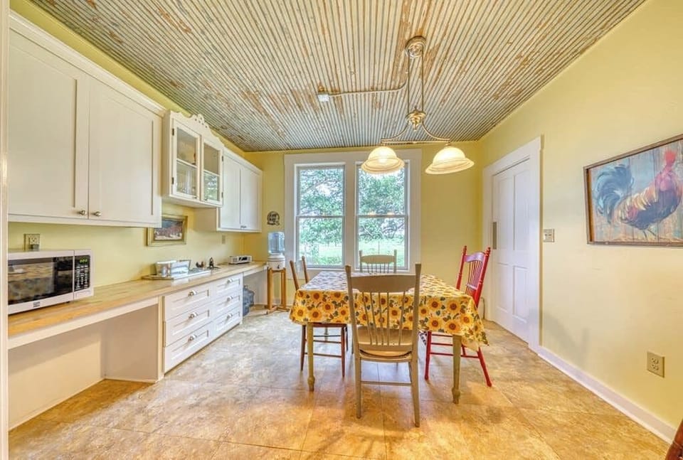 House, Multiple Beds, Patio, Garden View (White Dairy Guesthouse) | 4 bedrooms, individually decorated, individually furnished, bed sheets