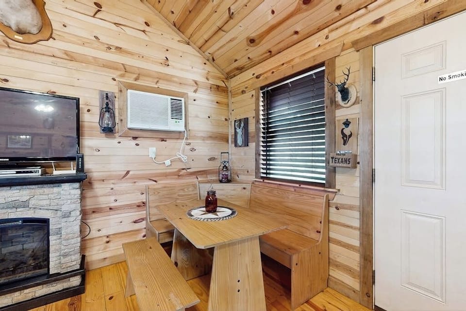 Cabin, 1 Queen Bed with Sofa bed, Garden View (River's SkyView Lodge) | 1 bedroom, individually decorated, individually furnished, bed sheets