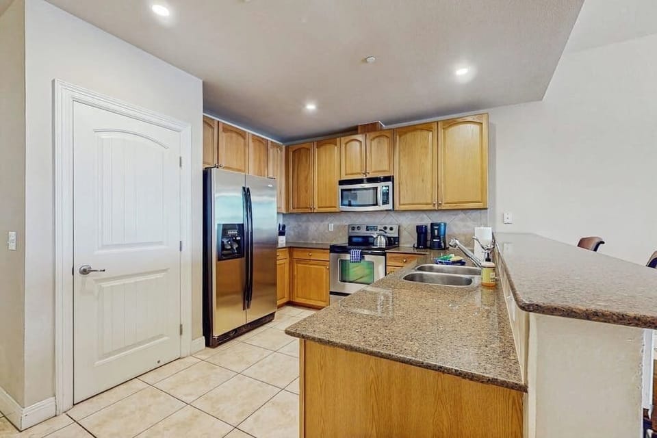 Condo, Multiple Beds, Balcony (The Waters Condo Building 3 - Horsesh) | Private kitchen