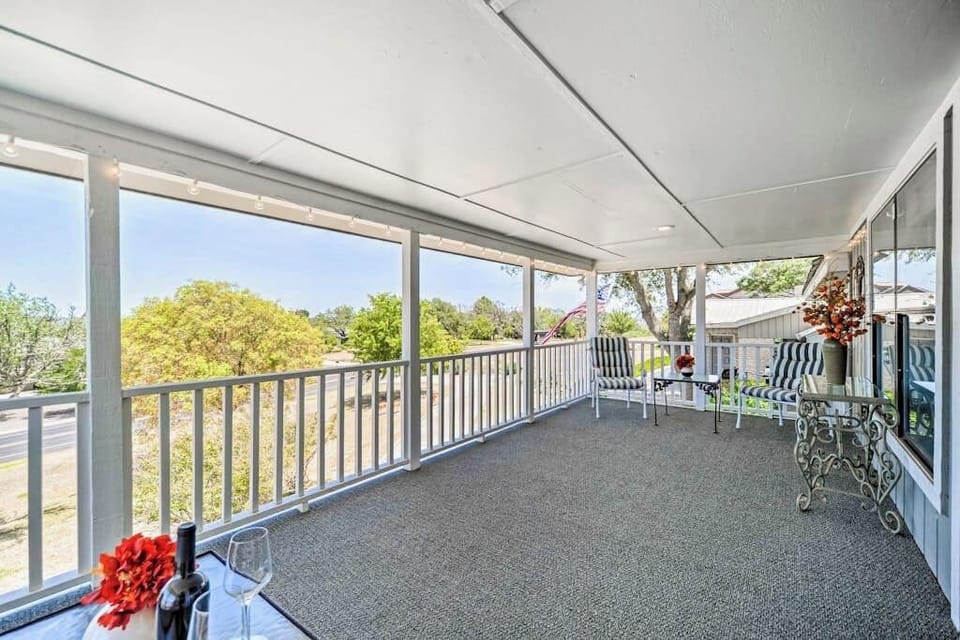 House, Multiple Beds, Pool View (Hillside Manor) | View from room