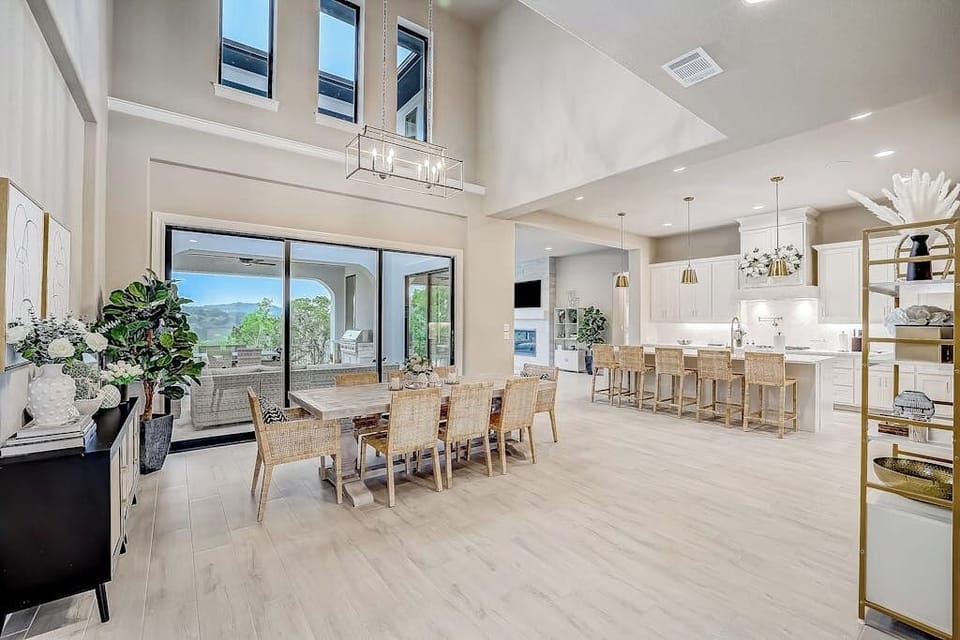 House, Multiple Beds, Mountain View (Dream on Devil's Cove) | 5 bedrooms, individually decorated, individually furnished, bed sheets