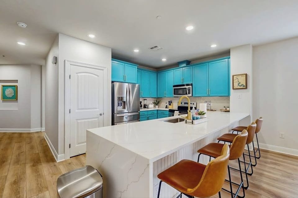Condo, Multiple Beds, Pool View (The Waters Condo - Lakefront Oasis) | Private kitchen