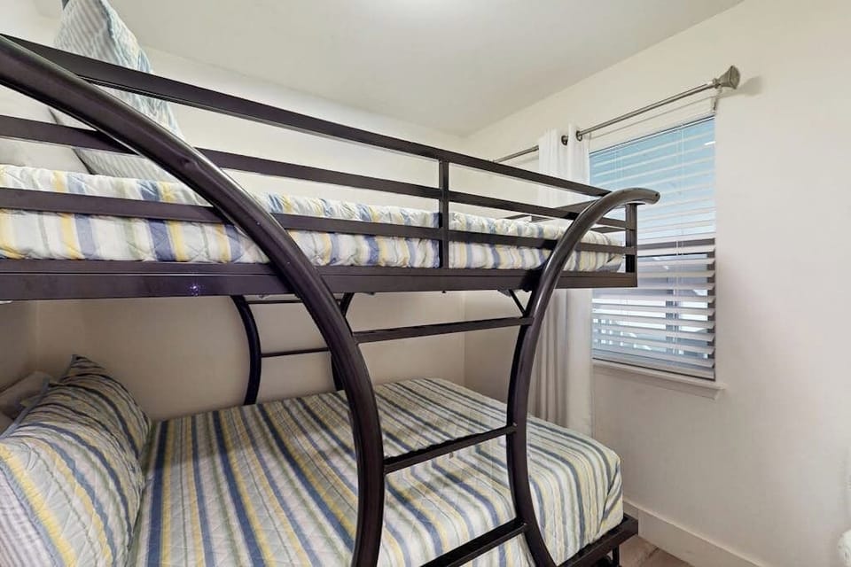 Condo, Multiple Beds, Pool View (Sundowner) | 2 bedrooms, individually decorated, individually furnished, bed sheets
