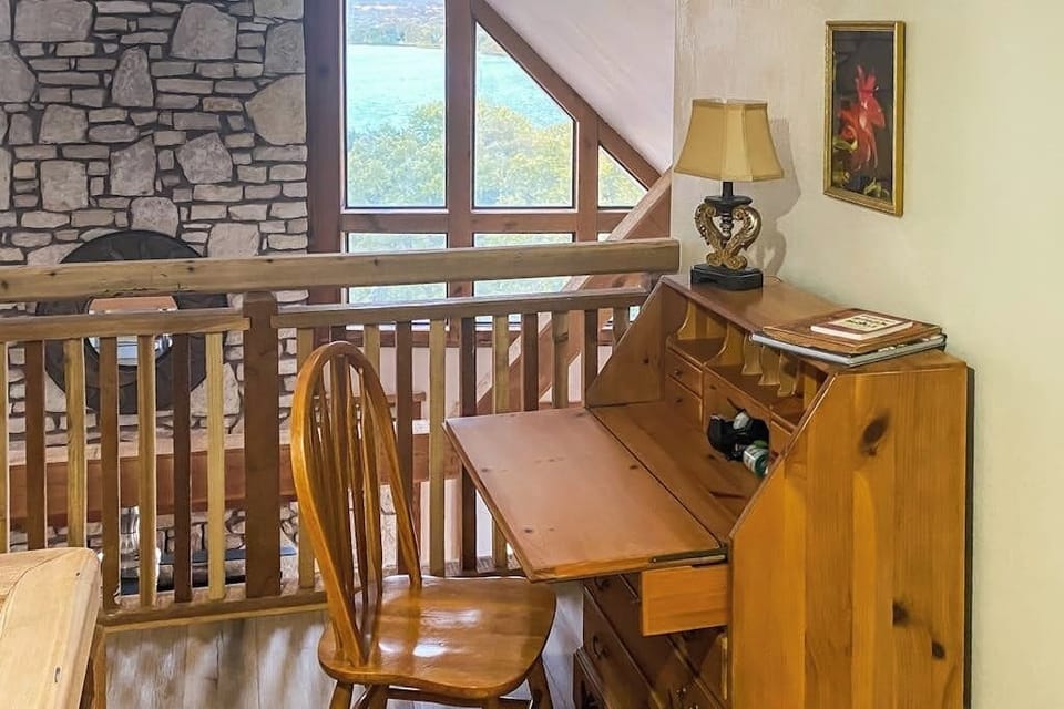House, Multiple Beds, Balcony (Granite Peak Vista - Inks Lake) | Interior