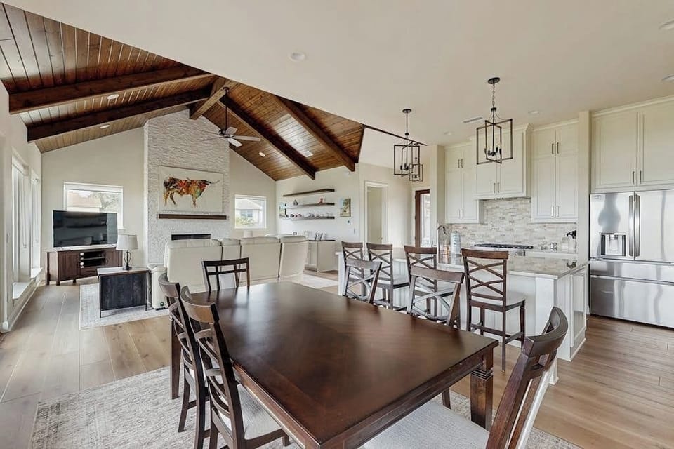 House, Multiple Beds (Sunset Hideaway) | 4 bedrooms, individually decorated, individually furnished, bed sheets