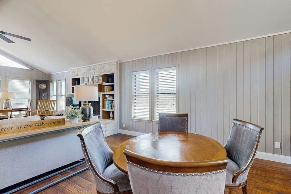 House, Multiple Beds (Coventry Casa) | 5 bedrooms, individually decorated, individually furnished, bed sheets