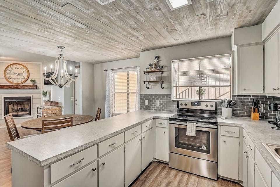 Condo, Multiple Beds (Full Moon Harbor) | Private kitchen