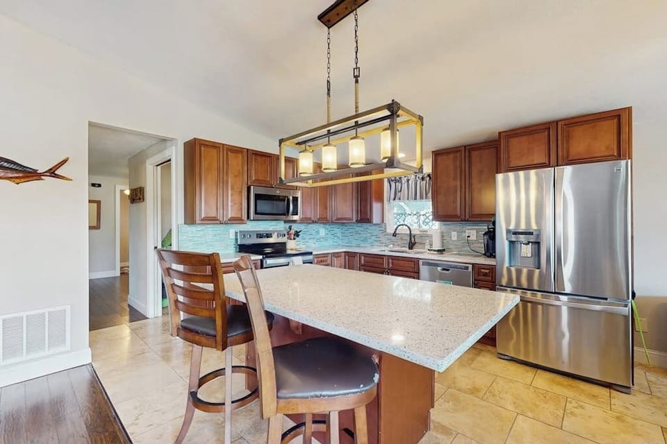 House, Multiple Beds (Granite Getaway) | Private kitchen