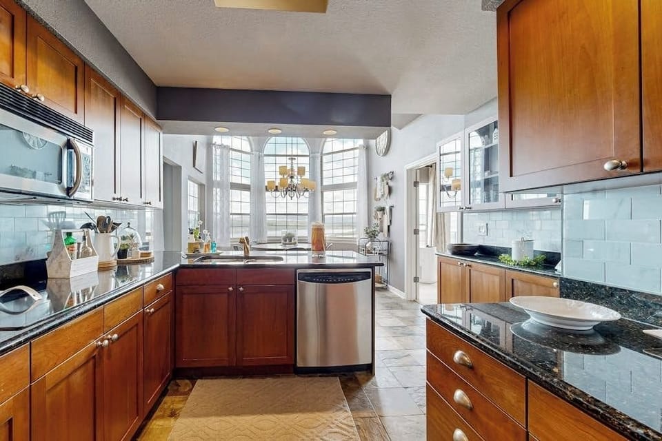 Condo, Multiple Beds, Balcony, Pool View (The Island on Lake Travis #1307) | Private kitchen