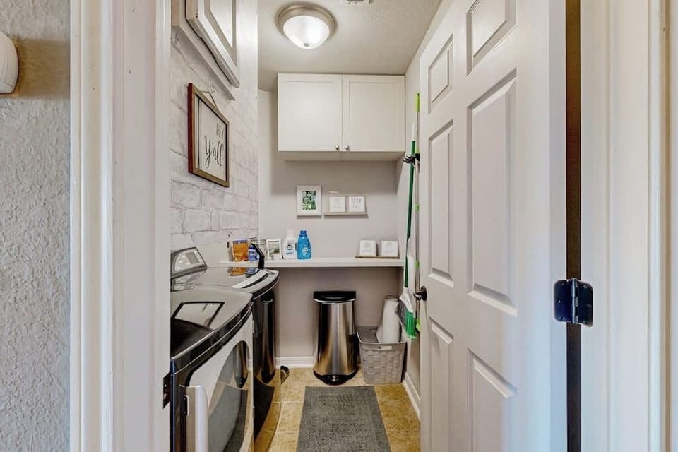 Condo, Multiple Beds, Balcony, Pool View (The Island on Lake Travis #1307) | Private kitchen