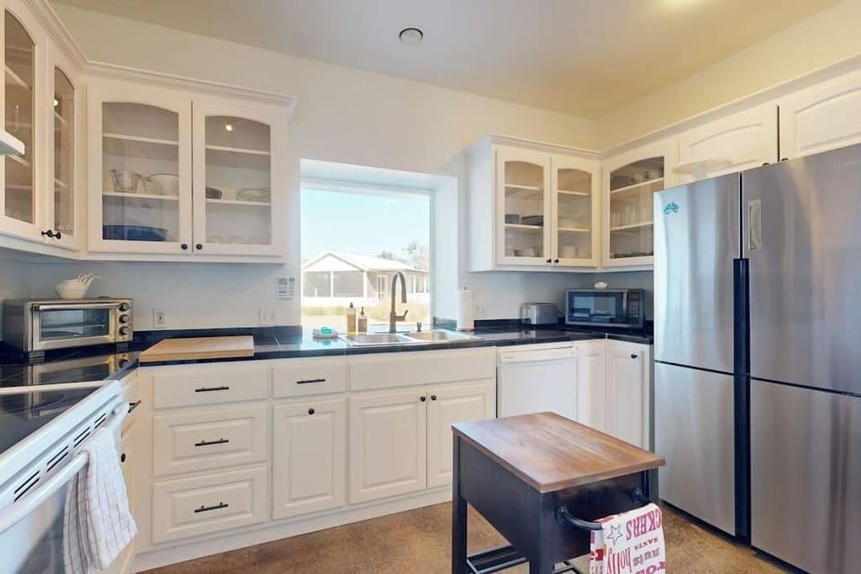 House, Multiple Beds, Garden View (Green Acres) | Private kitchen
